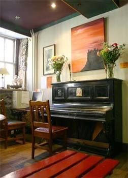 High Street - Adults Only Hostel Edinburgh